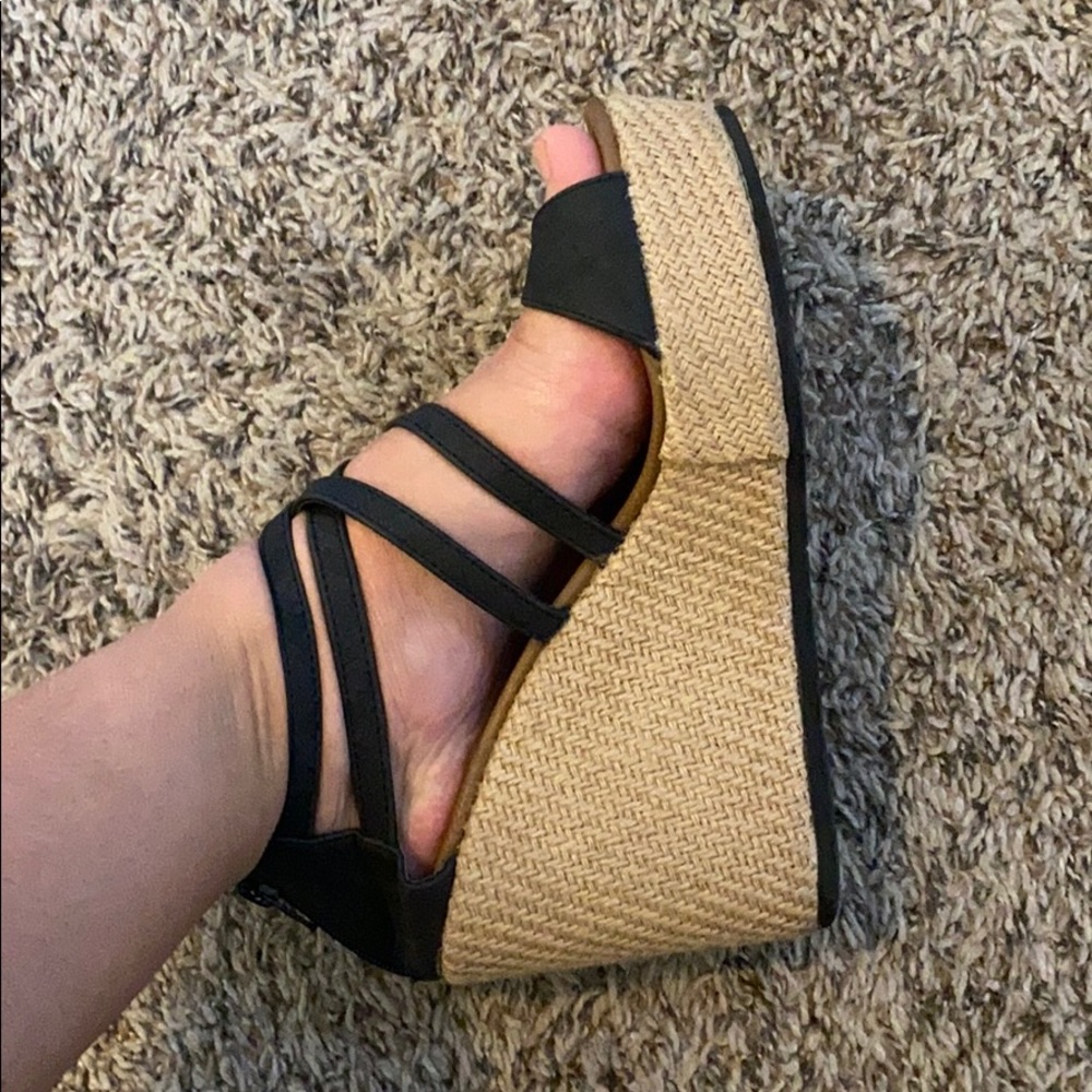 Volcome Wedges - Picture 2 of 3